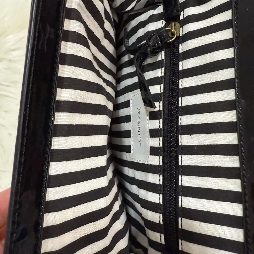 Liz Claiborne Clamshell Purse Clutch Straw Stripe Bag Tan Black Patent